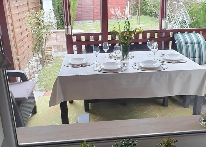 Leander Nyaralo Balatonfenyves