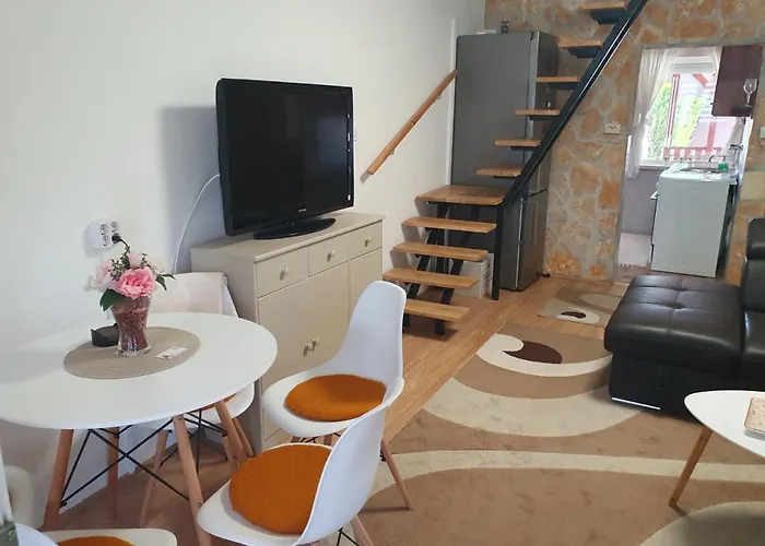 Ferienhaus Leander Nyaralo *