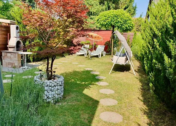 Leander Nyaralo Ferienhaus *